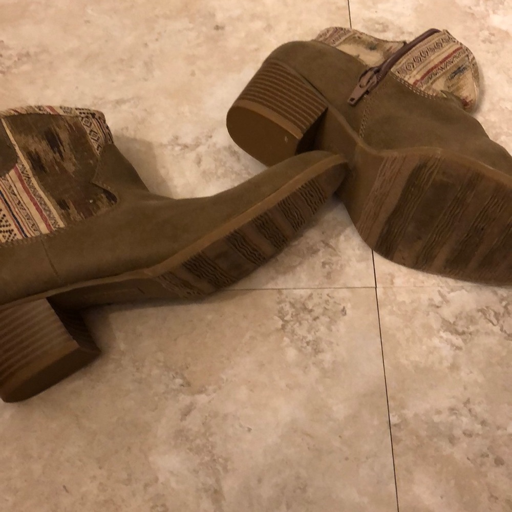 Boots - Picture 2 of 2